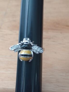 Bee Ring